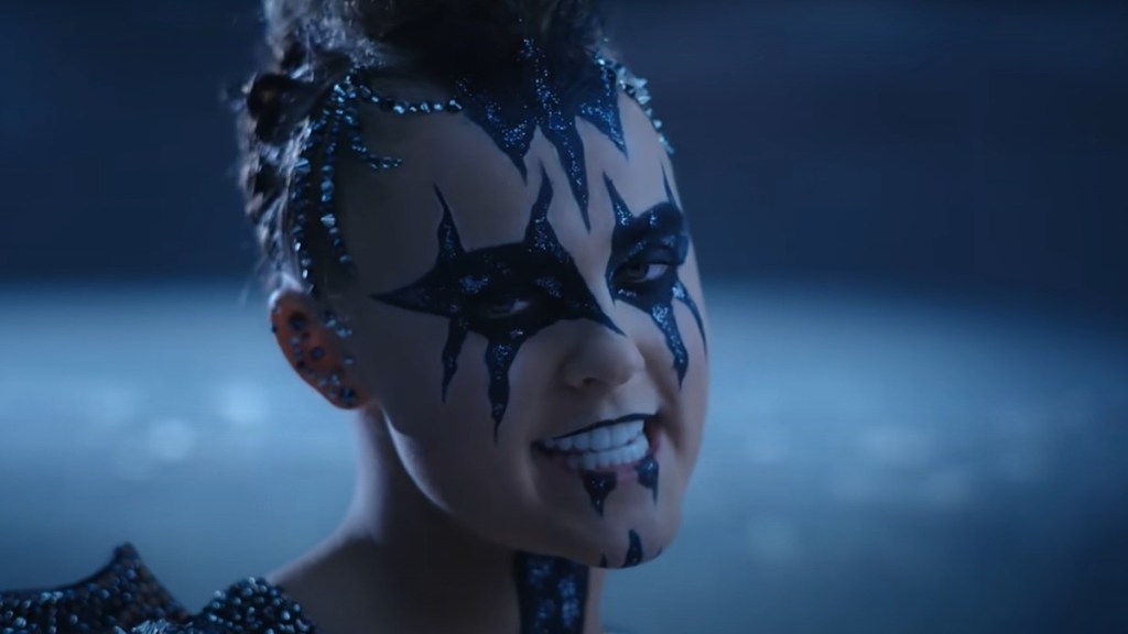 'JoJo Siwa Curly Hair' Trend Explained Amid Bette Davis Transformation Video