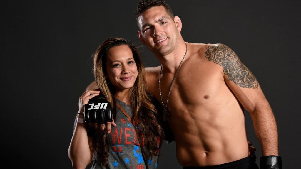 Who Is Chris Weidman's Wife? Marivi's Job & Kids
