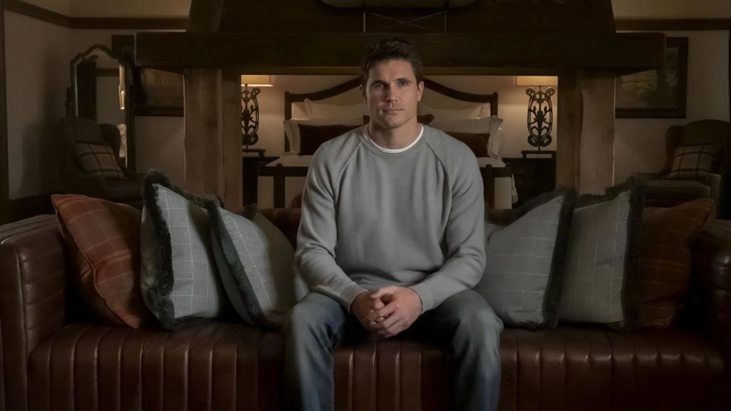 Upload’s Robbie Amell on Season 4 Having Only 4 Episodes of Sci-fi Series