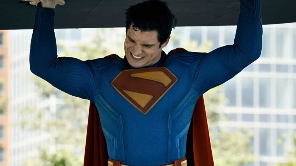 Superman Art Shows Original DCU Suit Design With Major Difference