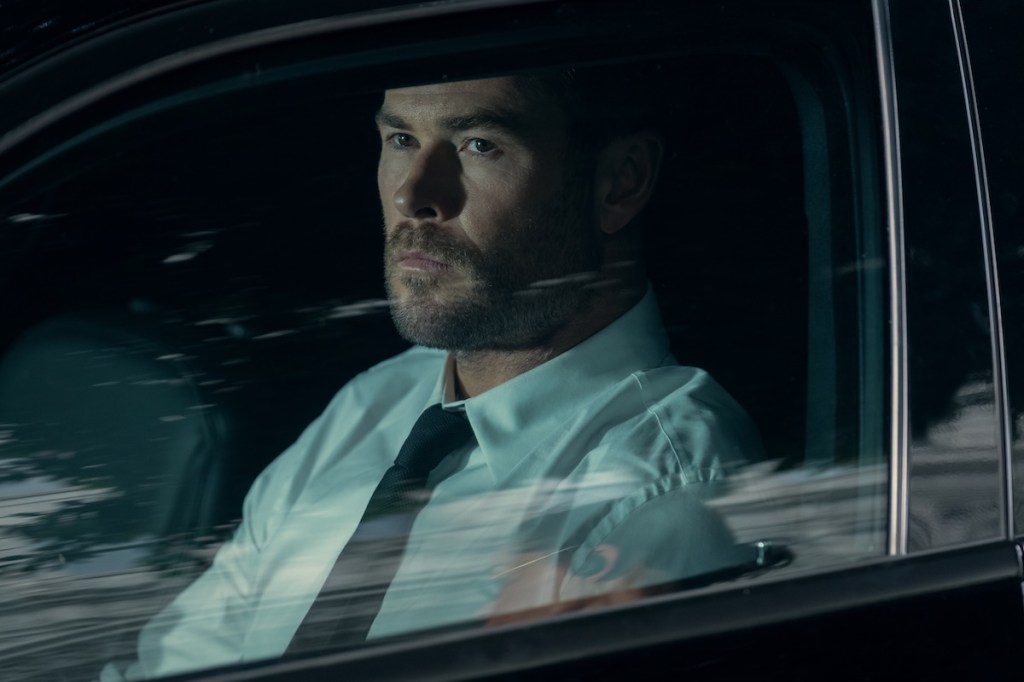 MCU Stars Chris Hemsworth & Mark Ruffalo Reunite in Crime 101 Trailer