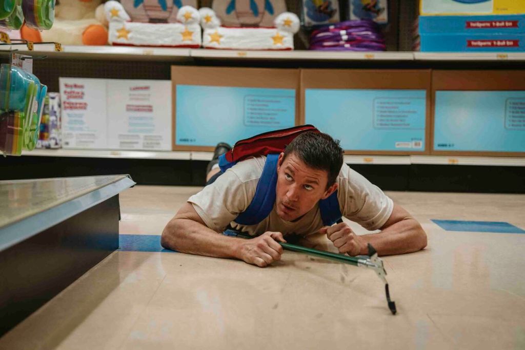Channing Tatum Is a Fugitive in Final Roofman Trailer