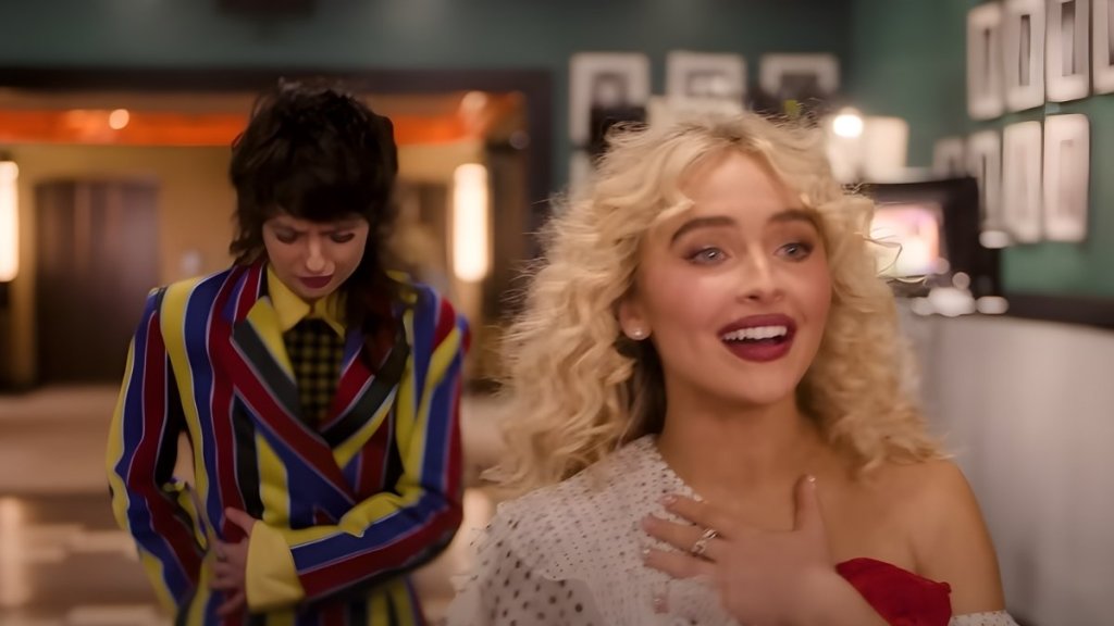 New SNL Promo Teases Sabrina Carpenter's Carrie Bradshaw-Inspired Look