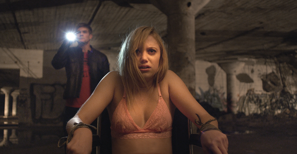 It Follows 2 Gets Major Update From Maika Monroe