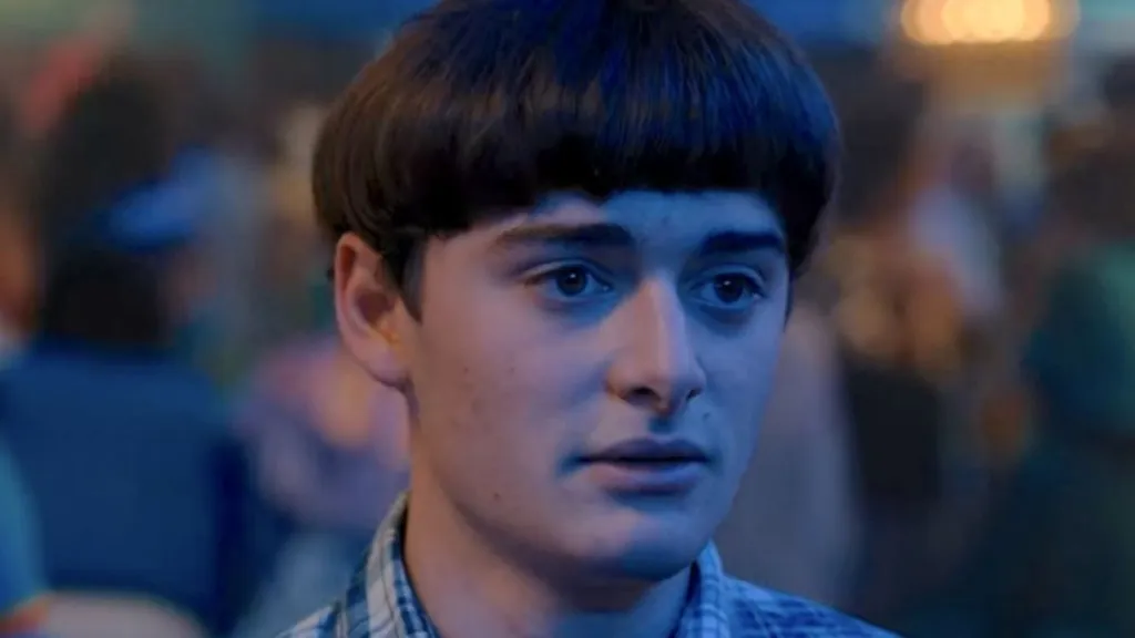 Stranger Things' Noah Schnapp on Media Questioning His Sexuality at '12, 13'