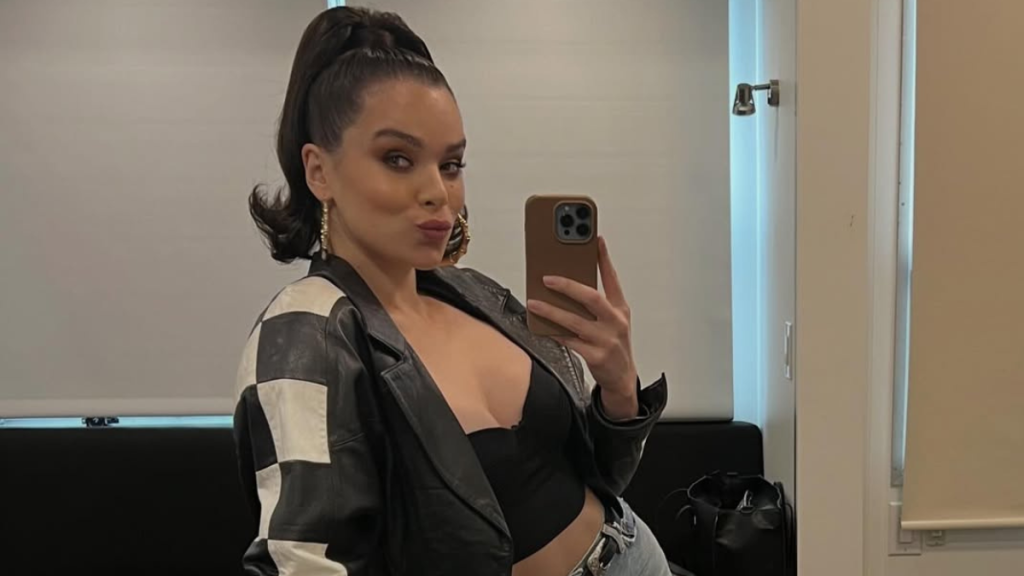 Hailee Steinfeld Recreates Her Sinners Character in Halloween Photos