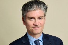 Michael Schur Revival Reunion TV Sitcom Parks Recreation Spinoff Revive