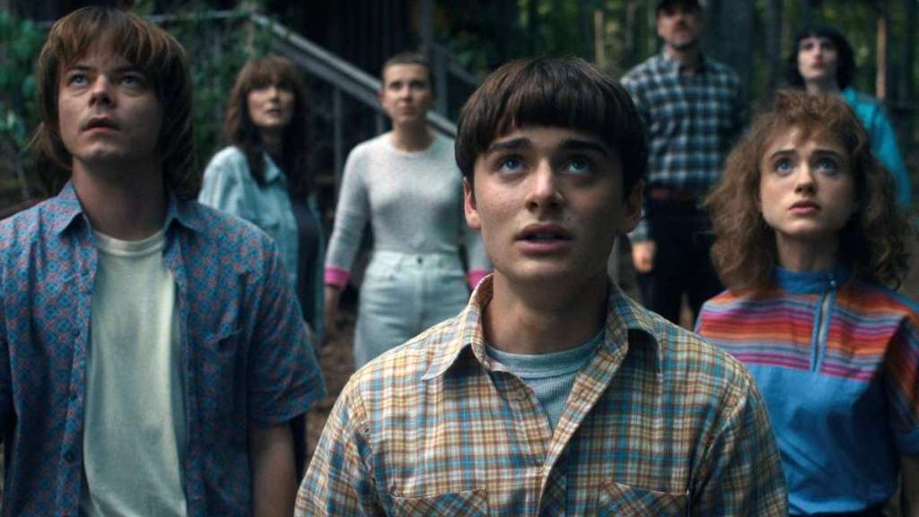 Stranger Things Stars Gave Very Sweet Gifts to Costars at Final Table Read