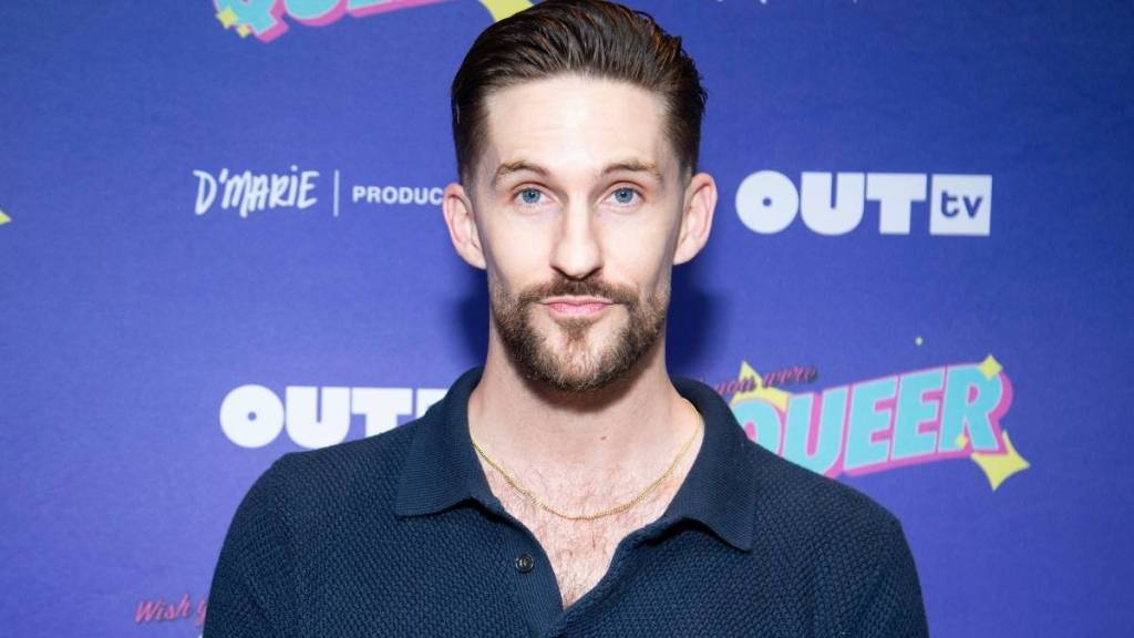 Hollywood Stars Rally Behind SNL Writer To Find Missing Sister