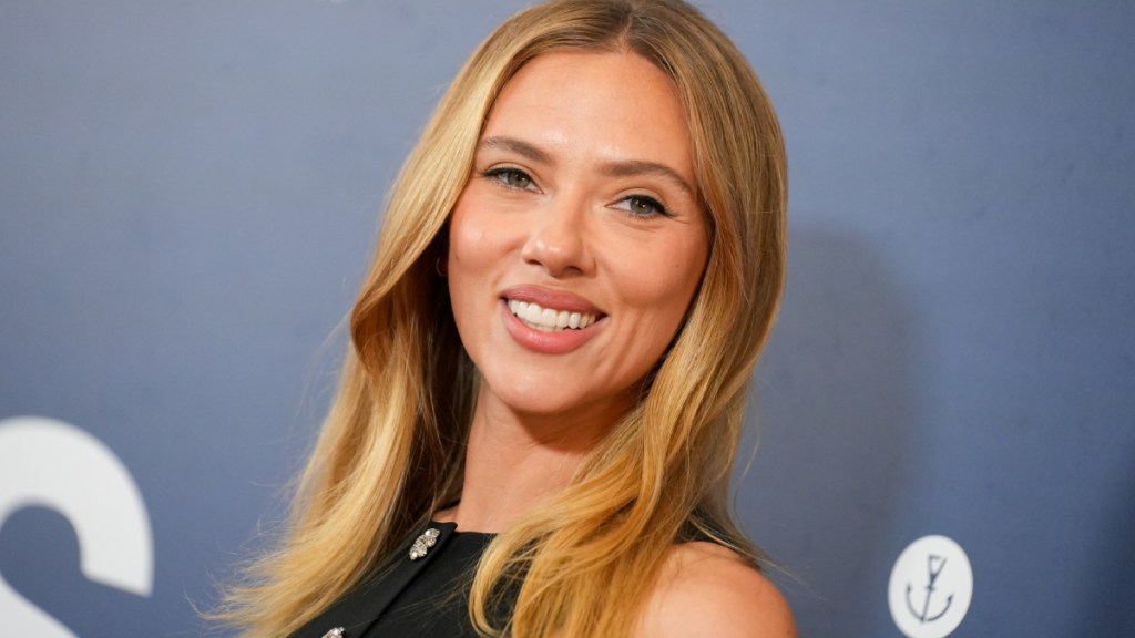 The Batman 2 Adds Scarlett Johansson to DC Movie, Star Not Returning