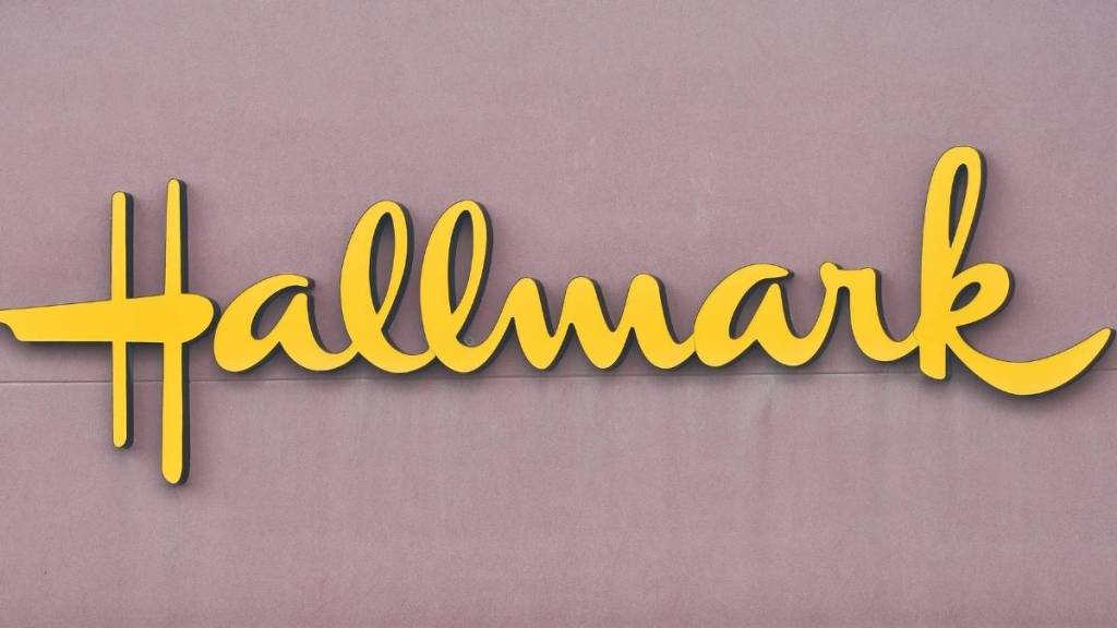 Beloved Hallmark Christmas Movie To Get Sequel With New Cast