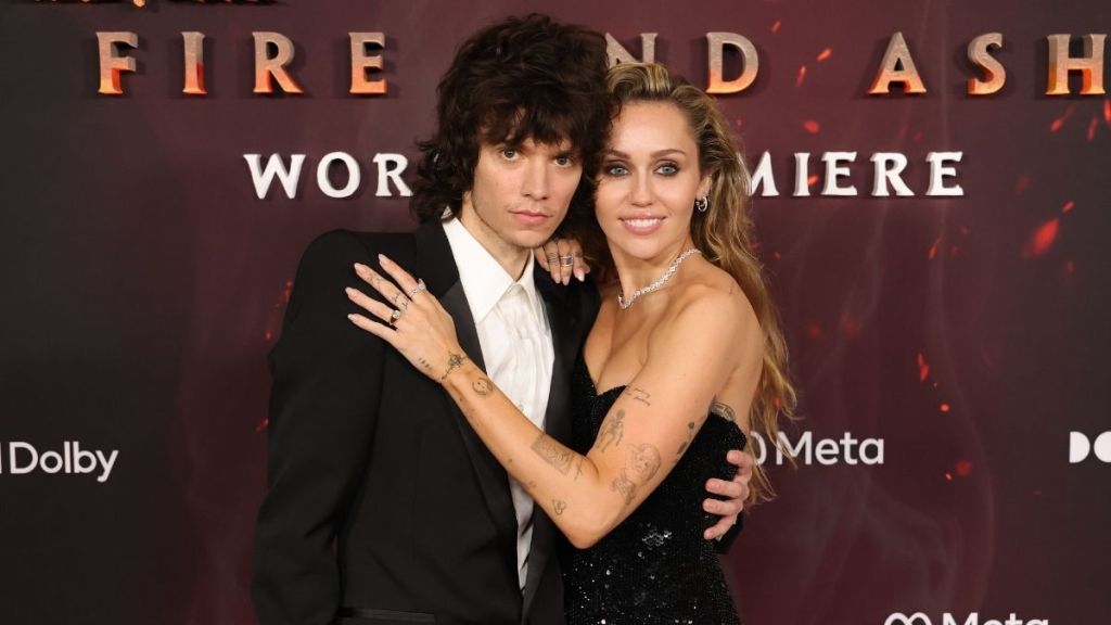 Miley Cyrus Engaged to Maxx Morando, Links Engagement to Avatar