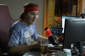 Paul Dano at a computer in Dumb Money.