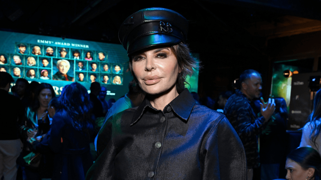 The Traitors’ Lisa Rinna Admits To Spanking Rob Rausch