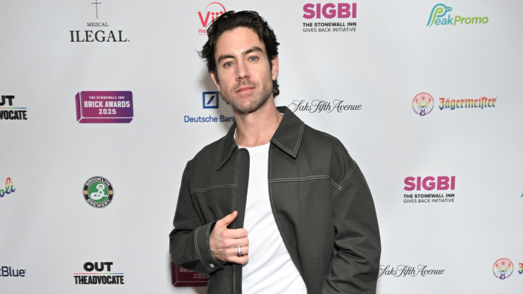 Finding Mr. Christmas' Robbie Simpson Gets Engaged to Boyfriend of 3 Years