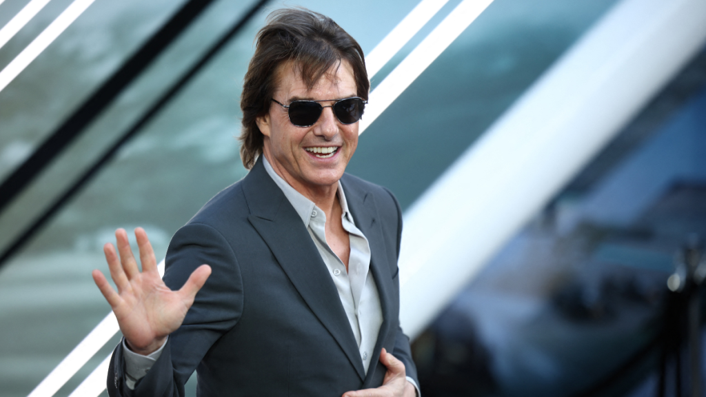 How ‘Incredible’ Tom Cruise Helped Jerry Maguire Costar Throughout Career