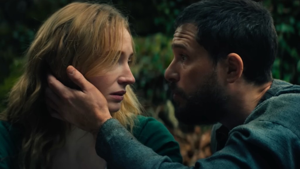 Kit Harington & Sophie Turner Gag After Kissing in The Dreadful BTS Video