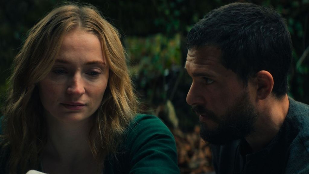 The Dreadful's Natasha Kermani Talks Kit Harington & Sophie Turner Horror Movie & That Kiss | Interview