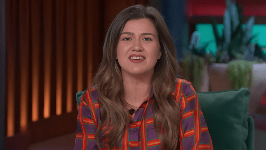 Kelly Clarkson Says American Idol ‘Lied’ About $1 Million & Car Prize