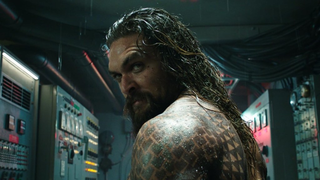 Jason Momoa’s Aquaman Look Returns in Unseen Justice League Photo