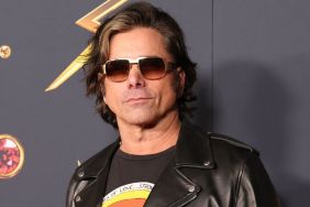 Drag’s First Photos Show John Stamos & Lizzy Caplan’s New Thriller