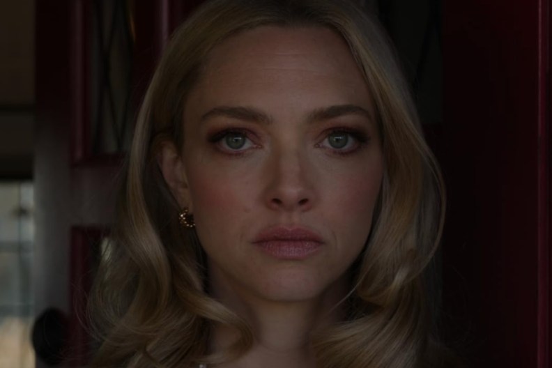 Amanda Seyfried Finally Weighs In on Sydney Sweeney Controversy