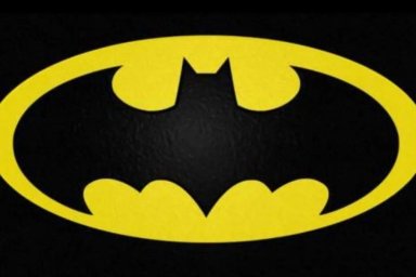 Batman: First Look at New Dark Knight Movie Comes With a Huge Tease