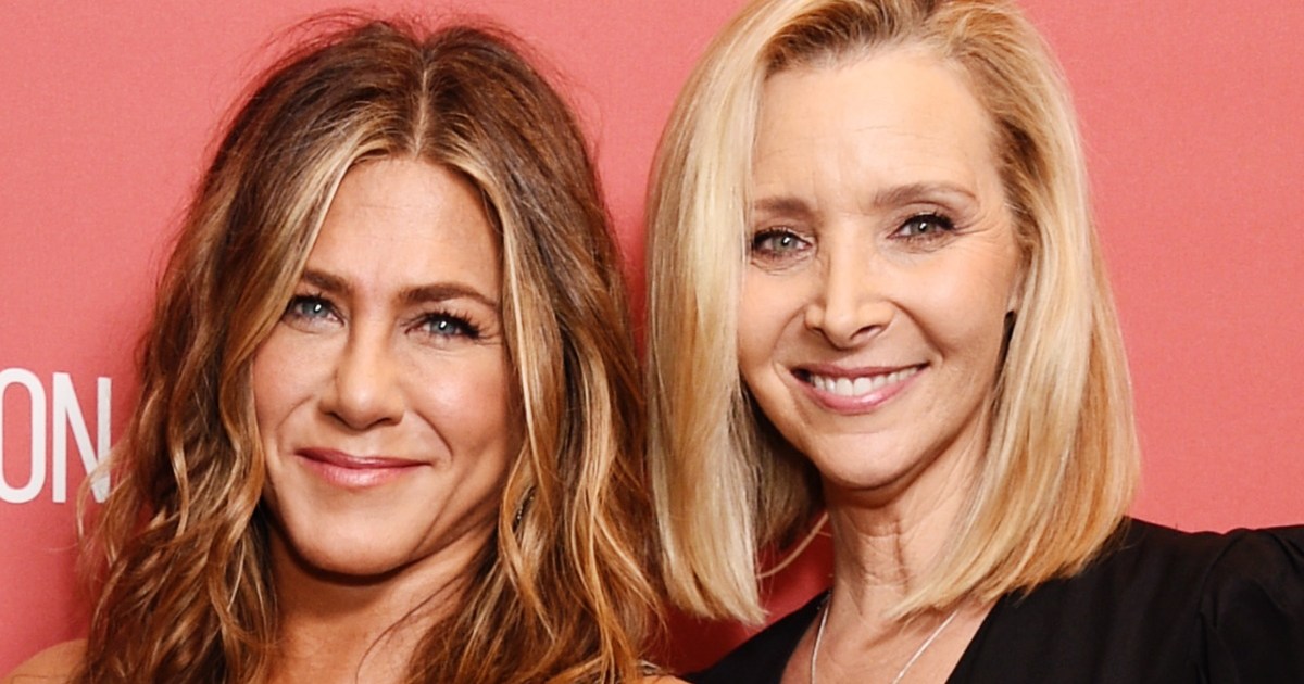 Jennifer Aniston & Lisa Kudrow Plan Sitcom Reunion With Friends Star