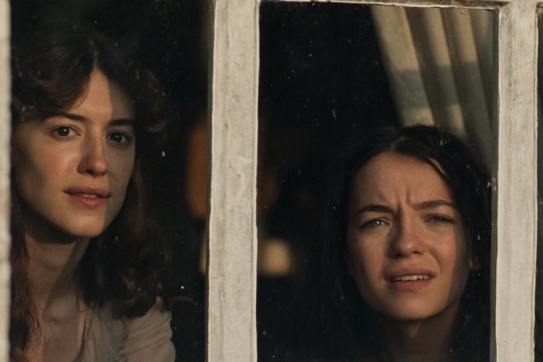 Sense and Sensibility Trailer Release Date Set in First Poster, Daisy Edgar-Jones Images