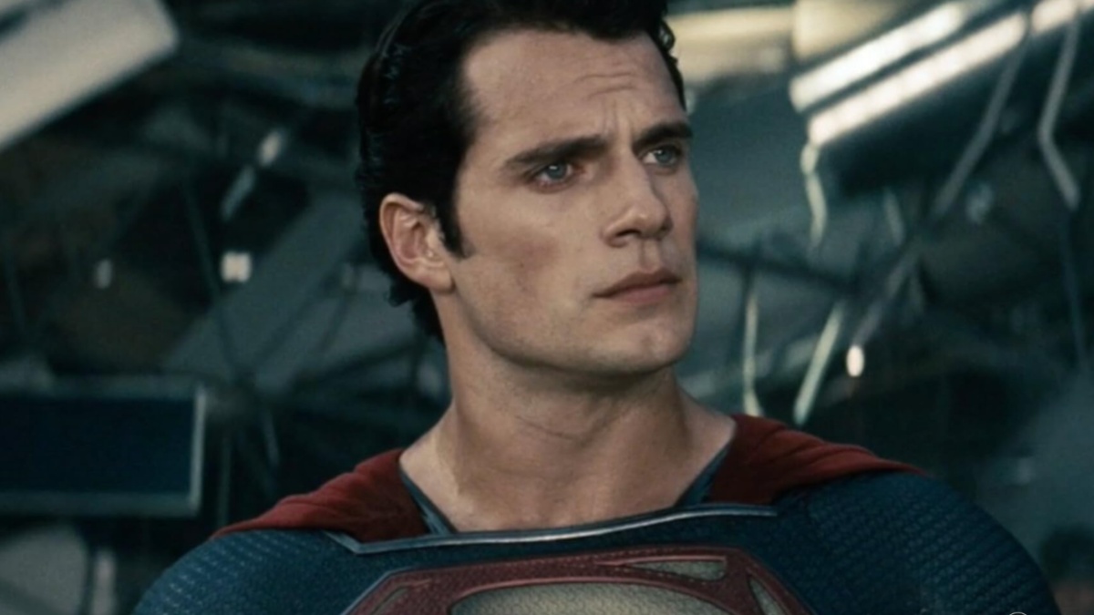 Zack Snyder Won’t Let Fans Forget Henry Cavill’s Superman, Shares Photo