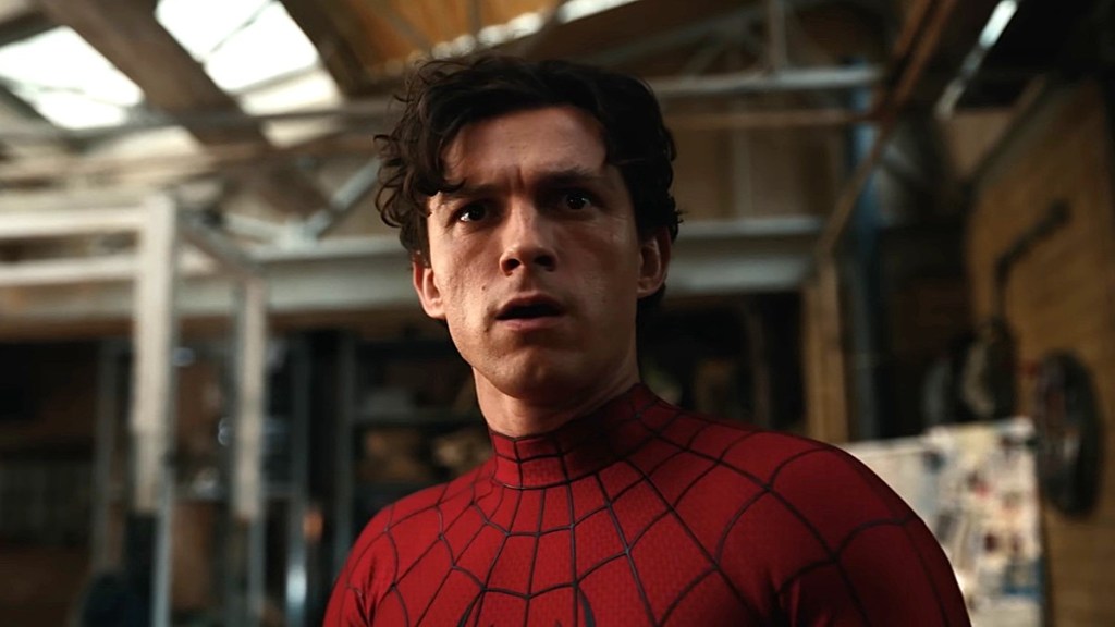 Tom Holland’s New Spider-Man Fight Clip Has Fans Making Andrew Garfield Comparisons image