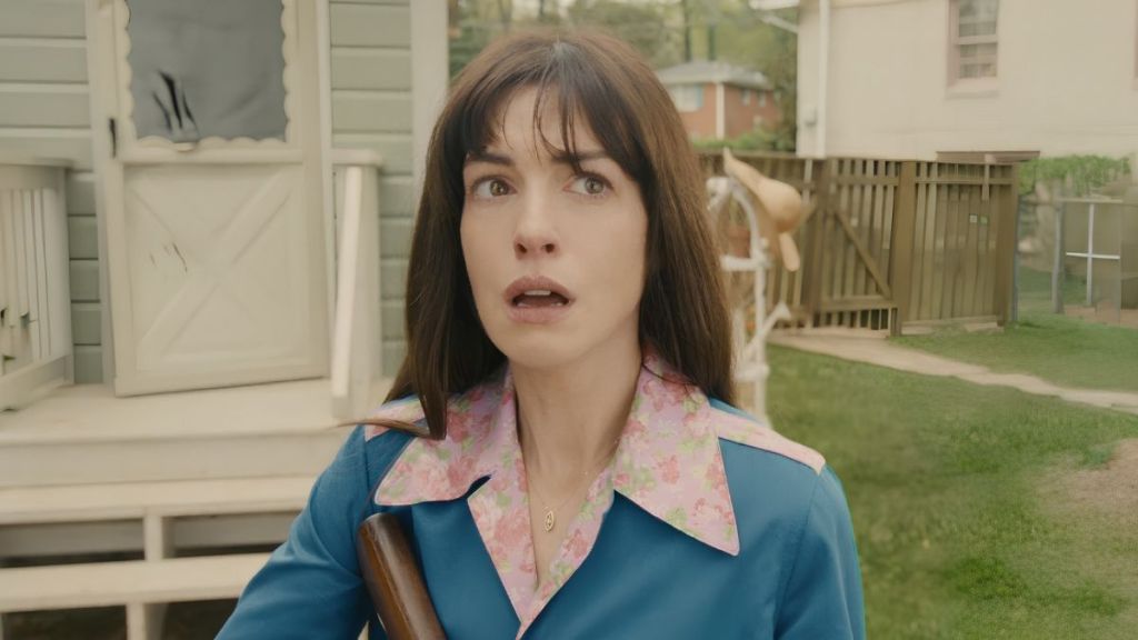  How Anne Hathaway’s Dinosaur Movie Differs From Jurassic Park