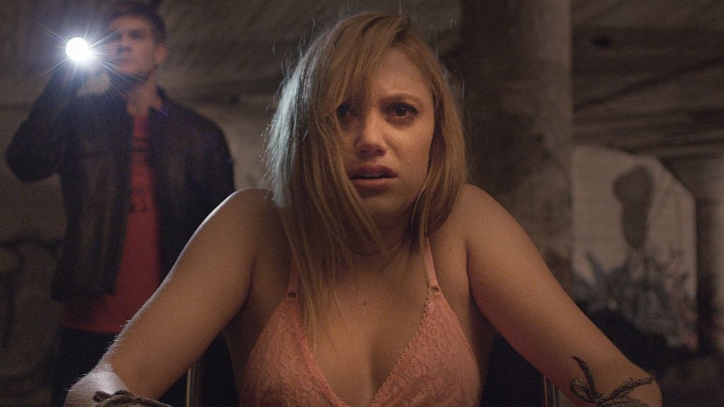 It Follows 2: They Follow Horror Sequel Movie Casts Major DCU Star