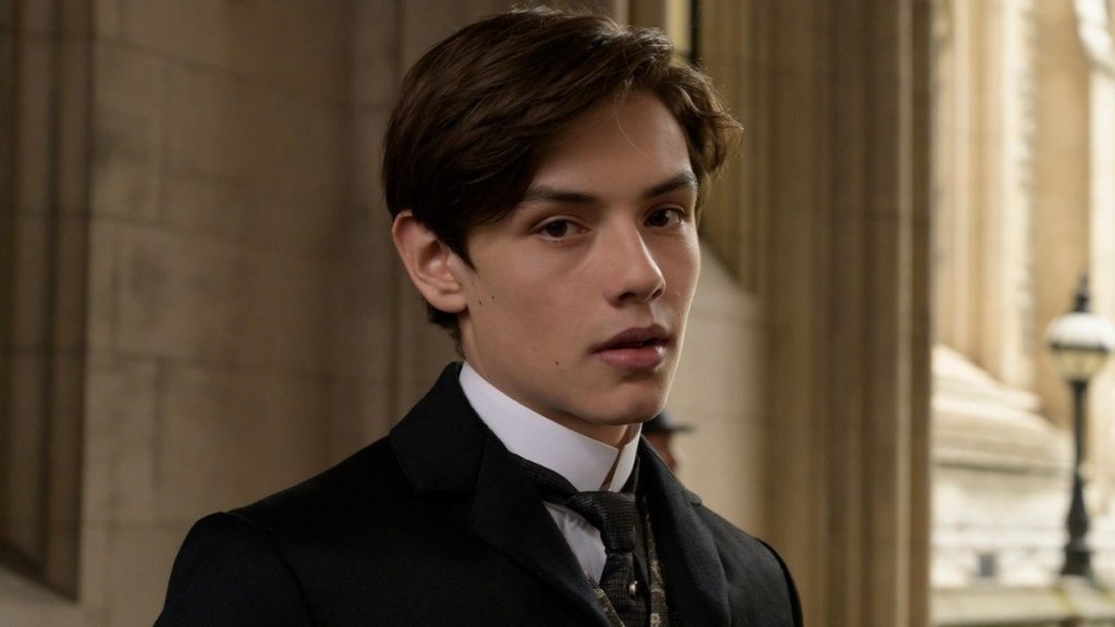 007: Why Louis Partridge Is the James Bond Gamble Amazon Needs image