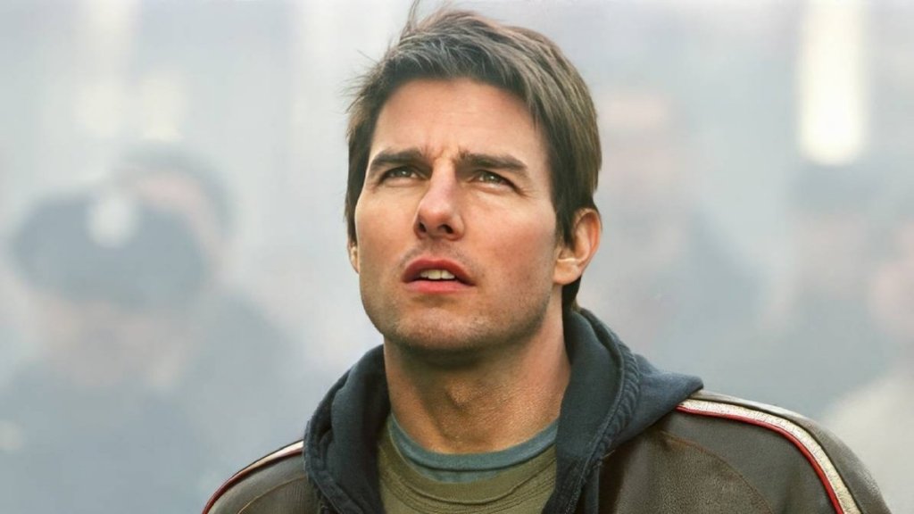 Tom Cruise’s Steven Spielberg Popcorn Bucket Is Better Than Disclosure Day’s Official Vessel image