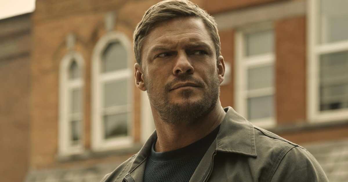 Forget Batman, Alan Ritchson Is a Better Fit for These 3 DCU Characters