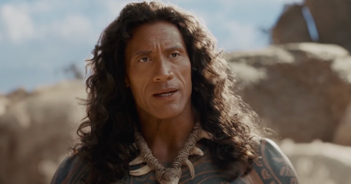 Watch Dwayne Johnson Crash Kids’ Moana Performance in a Surprising Way Watch Dwayne Johnson Crash Kids’ Moana Performance in a Surprising Way