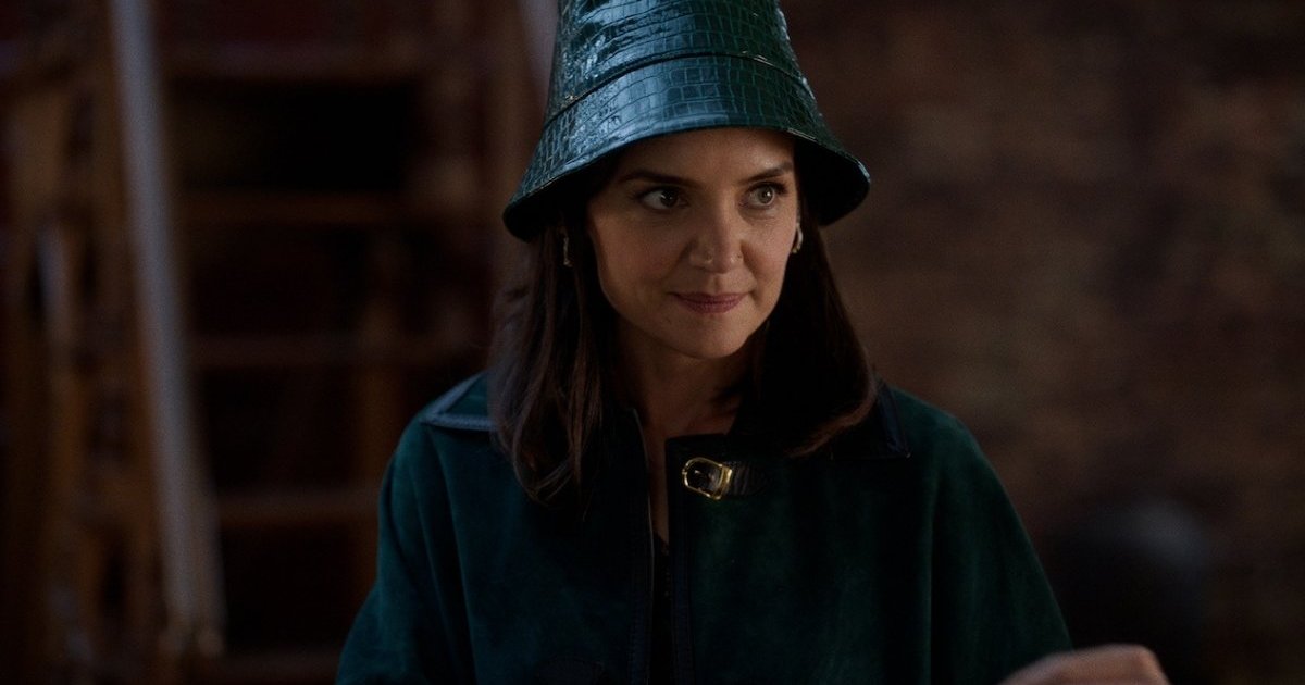 Katie Holmes’ Cozy East Hampton Night Has Romance Rumors Swirling Katie Holmes’ Cozy East Hampton Night Has Romance Rumors Swirling