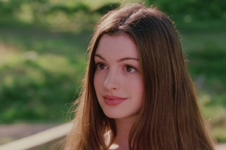 Anne Hathaway Almost Led Knocked Up, but 1 Graphic Scene Changed Everything
