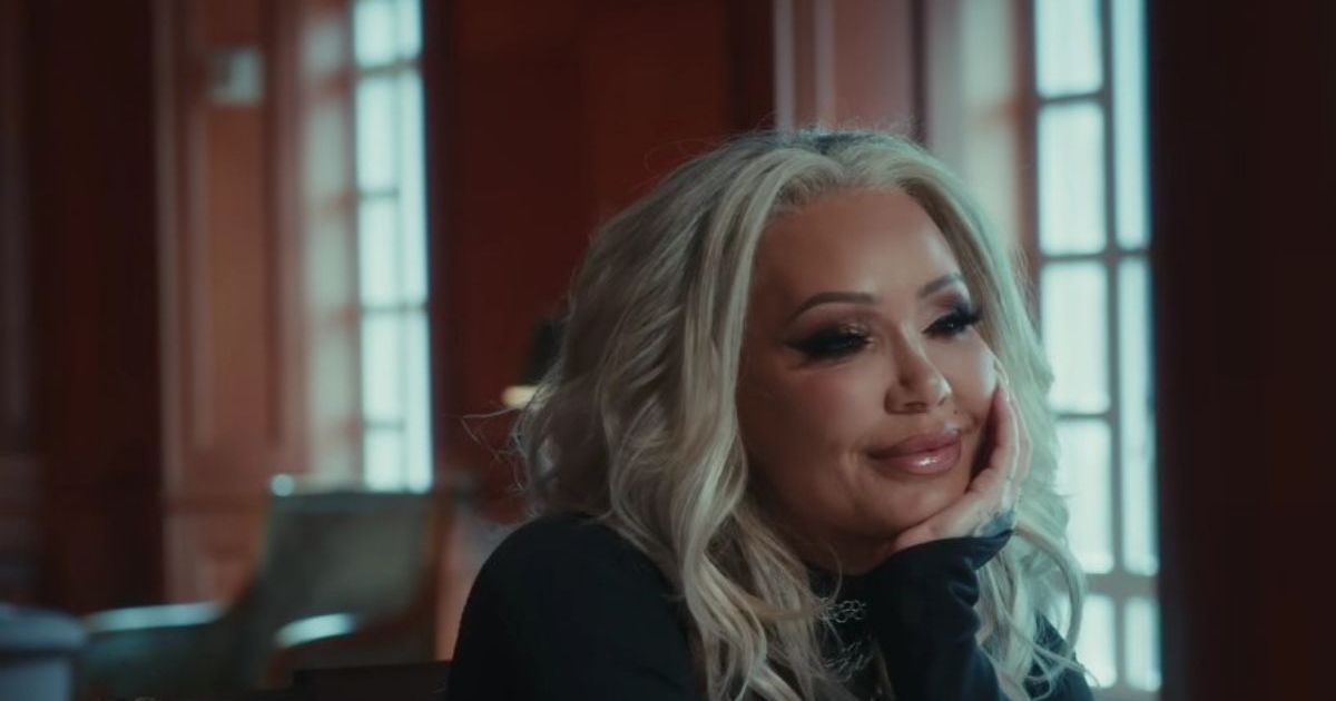 Bunnie Xo Kisses Dylan Wolf at Jelly Roll’s Bar Amid Divorce Drama Bunnie Xo Kisses Dylan Wolf at Jelly Roll’s Bar Amid Divorce Drama