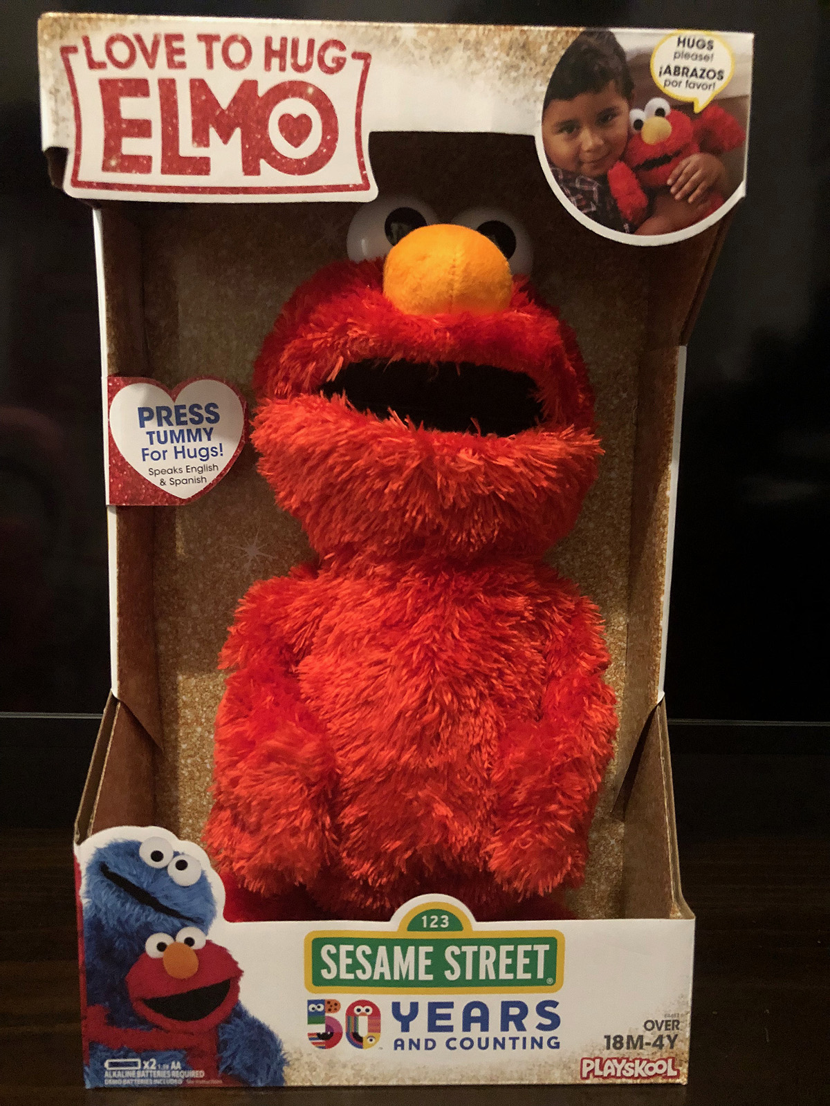 Sesame Street Love to Hug Elmo