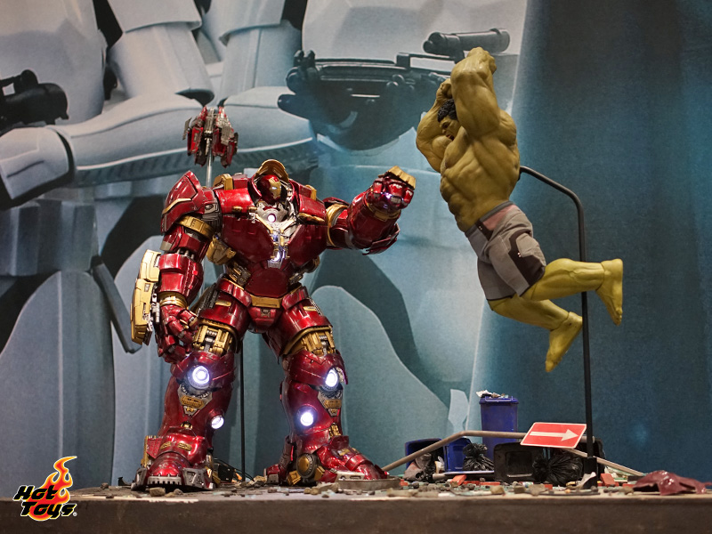 Hot Toys Comic-Con Photos Show Off Star Wars, The Avengers, and More!