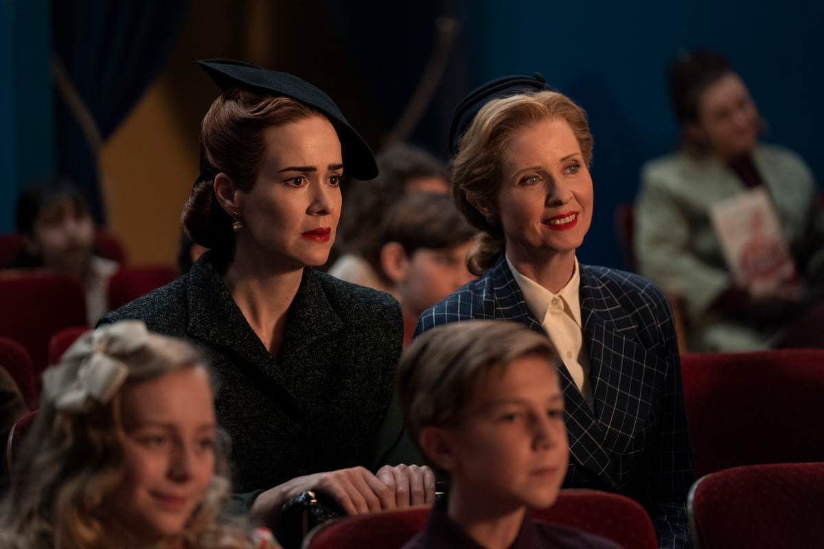RATCHED (L to R) SARAH PAULSON as MILDRED RATCHED and CYNTHIA NIXON as GWENDOLYN BRIGGS in episode 106 of RATCHED Cr. SAEED ADYANI/NETFLIX Â© 2020