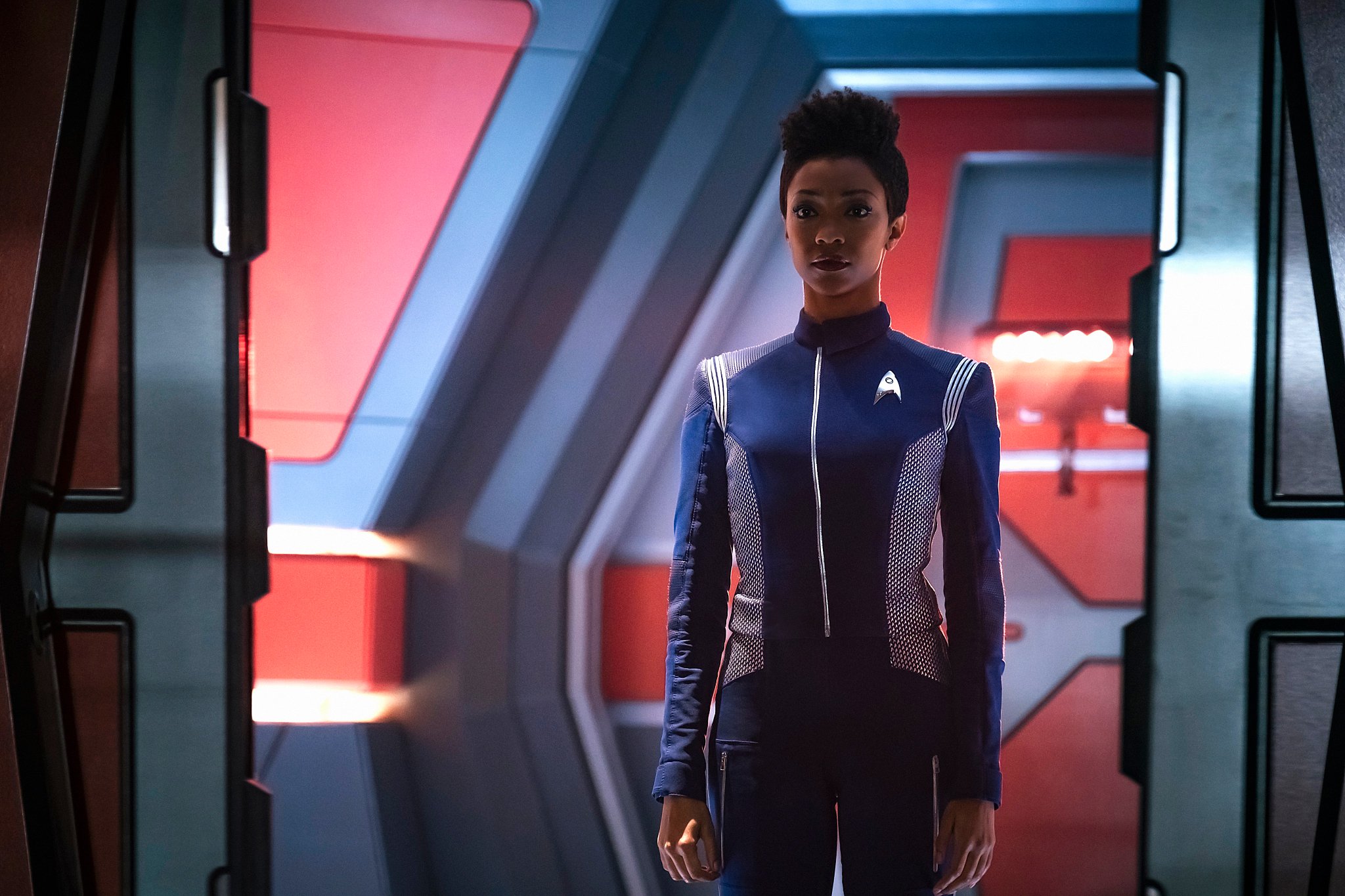 Star Trek: Discovery's Rebecca Romijn Releases First Look Photo Of