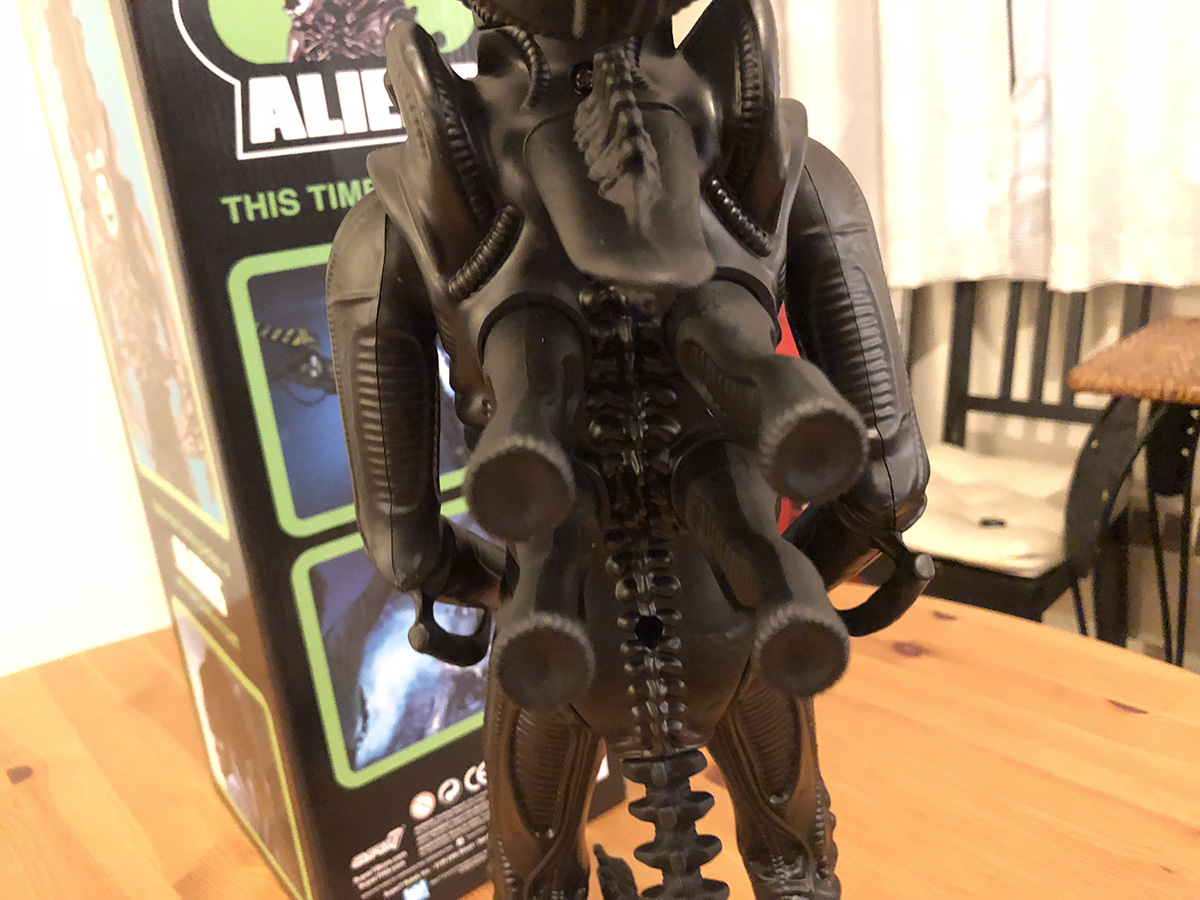 Super7 Aliens 18-Inch Warrior Figure