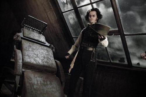 Johnny_Depp_with_hat_in_Sweeney_Todd