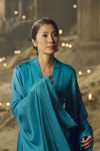 Michelle_Yeoh_in_turquoise_in_Mummy_3