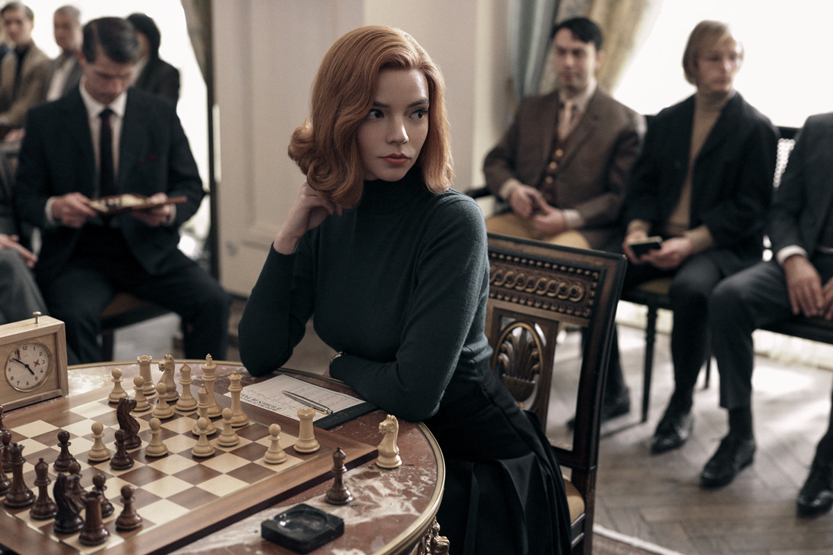 THE QUEEN'S GAMBIT (L to R) ANYA TAYLOR as BETH HARMON in THE QUEEN'S GAMBIT. Cr. CHARLIE GRAY/NETFLIX Â© 2020